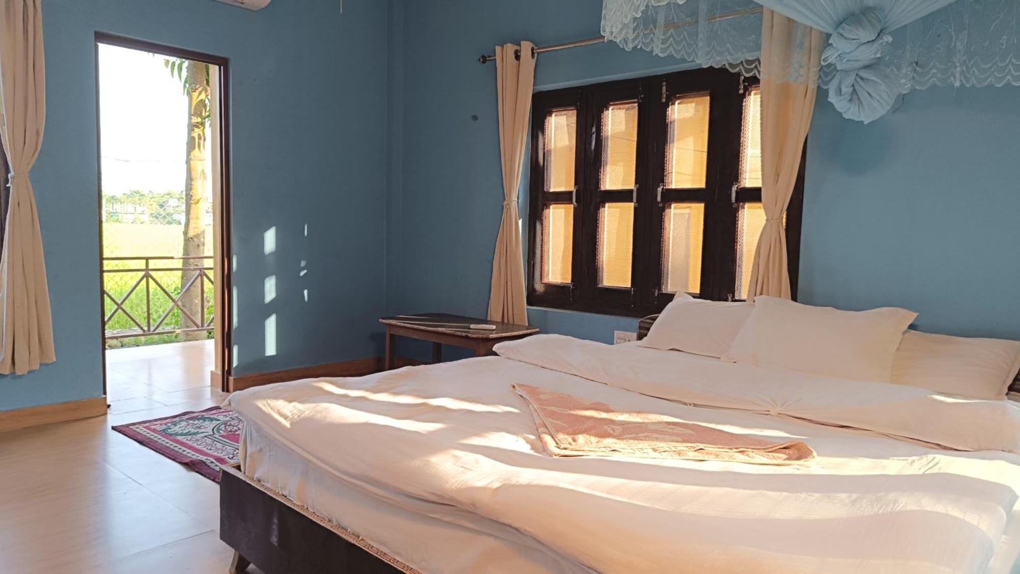 Mr. B'S Place Bardiya Kamer foto