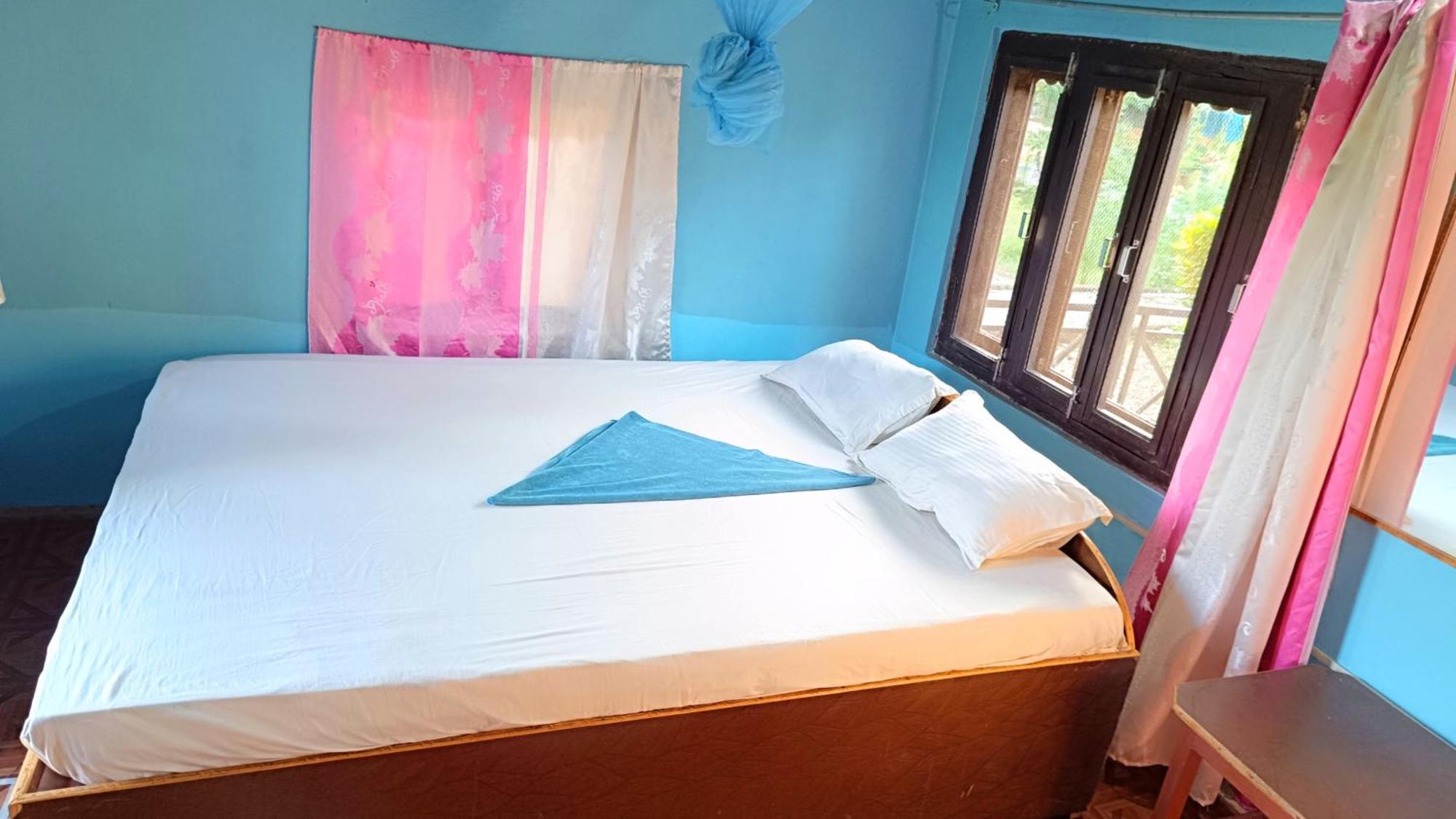 Mr. B'S Place Bardiya Kamer foto