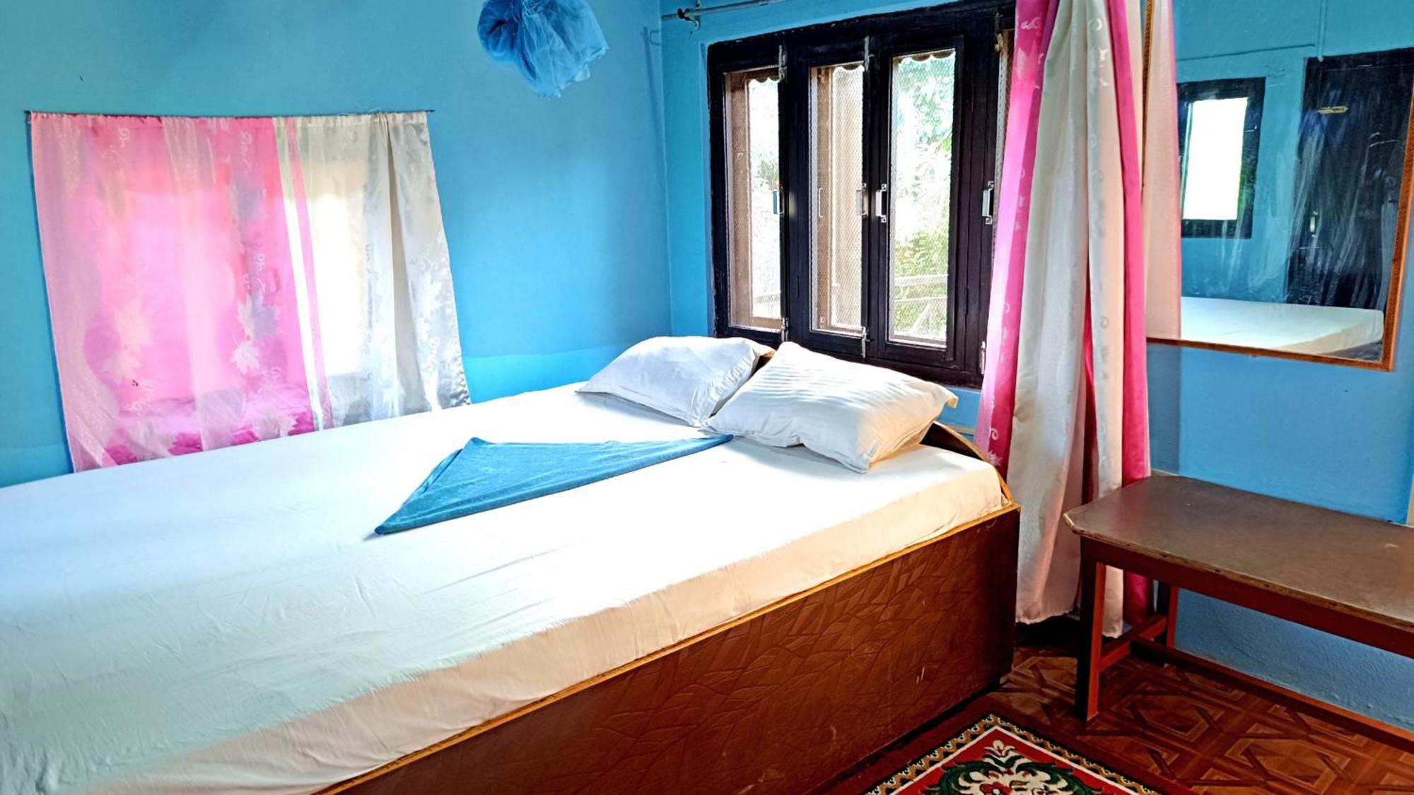 Mr. B'S Place Bardiya Kamer foto